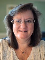 Kimberly Engle headshot
