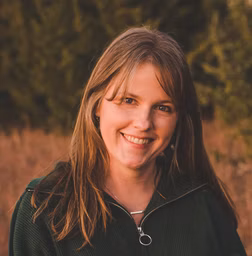 Theresa Merrick headshot