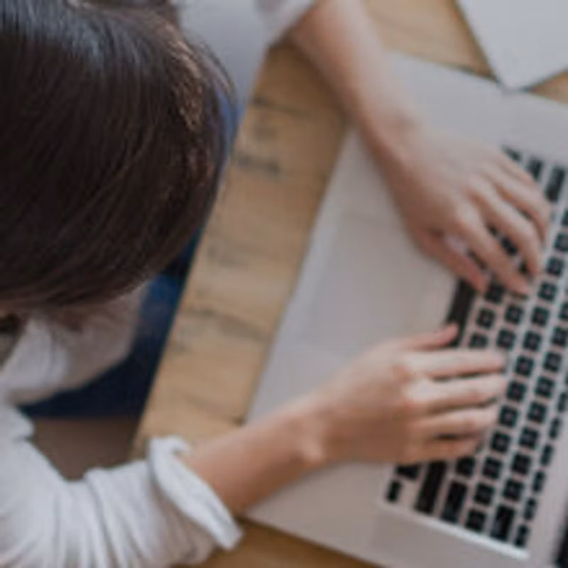 Twelve Online Educators Share Advice and Encouragement